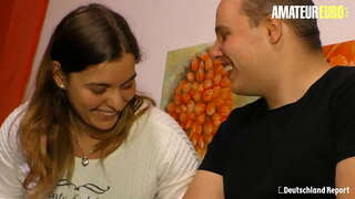 AMATEUR EURO - Sexy Ass Deutsche Umfazi Efumana fucked Okulungileyo yi-Horny Hubby