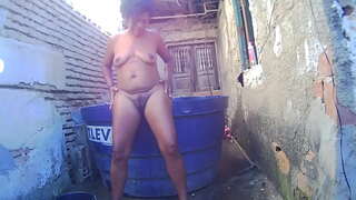 دھونے کے دوران اپنے پول میں مفت