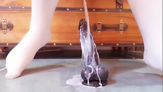 FATA DIN ASIA SE BUCURĂ DE A FI