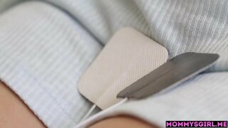 Stepmom болон түүний tighty охин сэтгэл хангалуун, бие биенээ