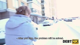 DEBT4K. Келібрі Ангел - бармен не може отримати гроші, але вона може використовувати свою сексуальну привабливість