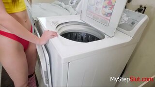 Una Dintre Treburile Casnice Este De A Dracu &#039; Tata